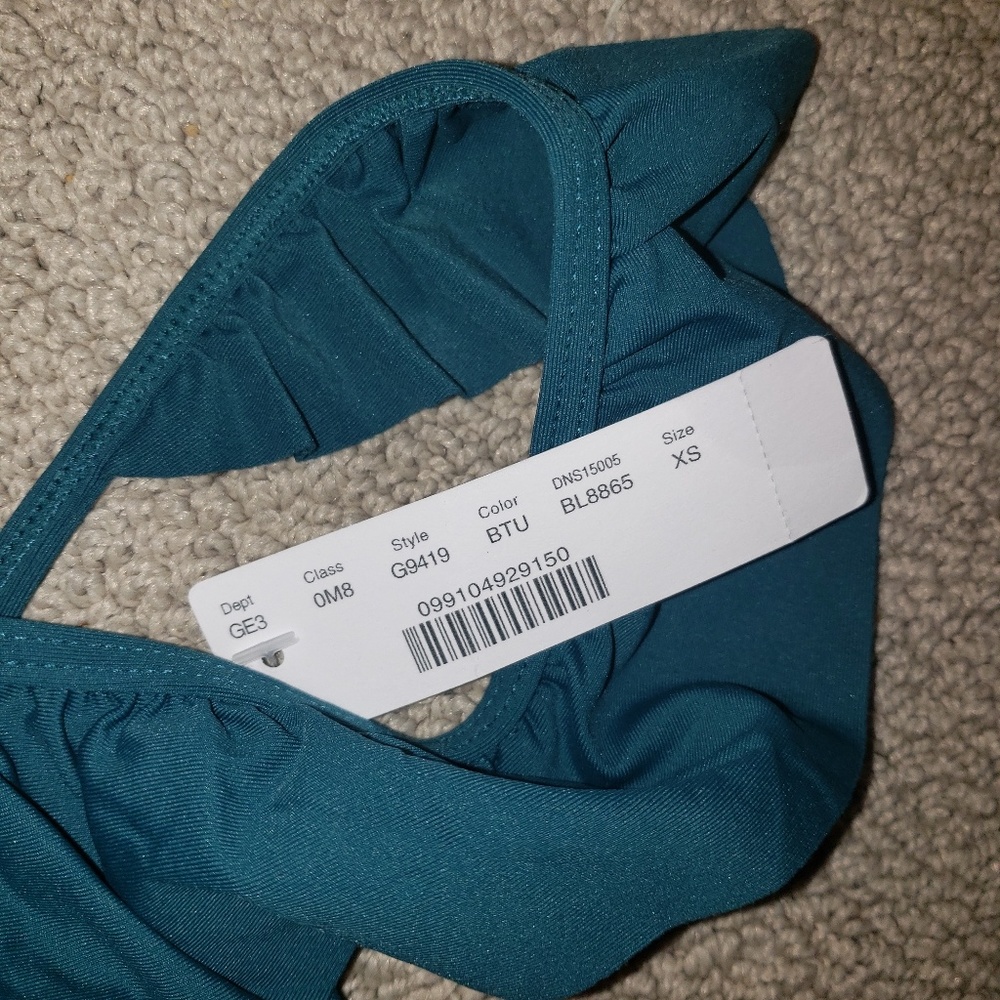 NWT J.Crew Ruffle Bikini Top - Picture 2 of 3